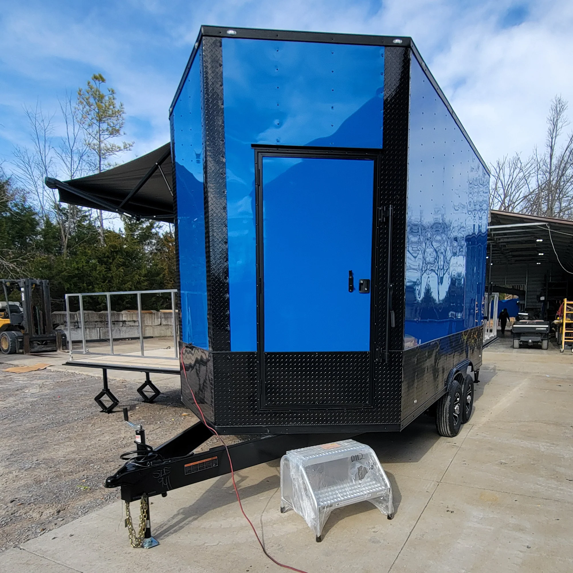 0-8.5-x-14-custom-stage-trailer-cobalt-blue-with-blackout-35.webp 8.5' x 14' Custom Stage Trailer Cobalt Blue With Blackout