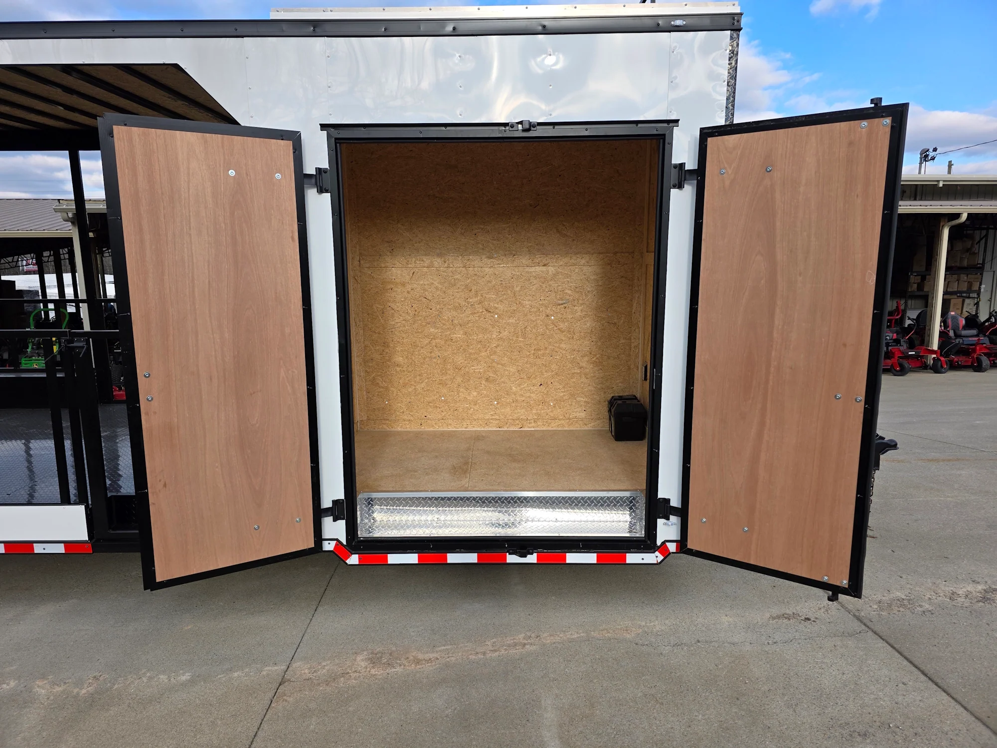 1-8.5-x-30-white-hybrid-custom-drone-and-equipment-trailer-agricultural-and-spray-32.webp 8.5' X 30' (White) Hybrid Custom Drone and Equipment Trailer Agricultural and Spray
