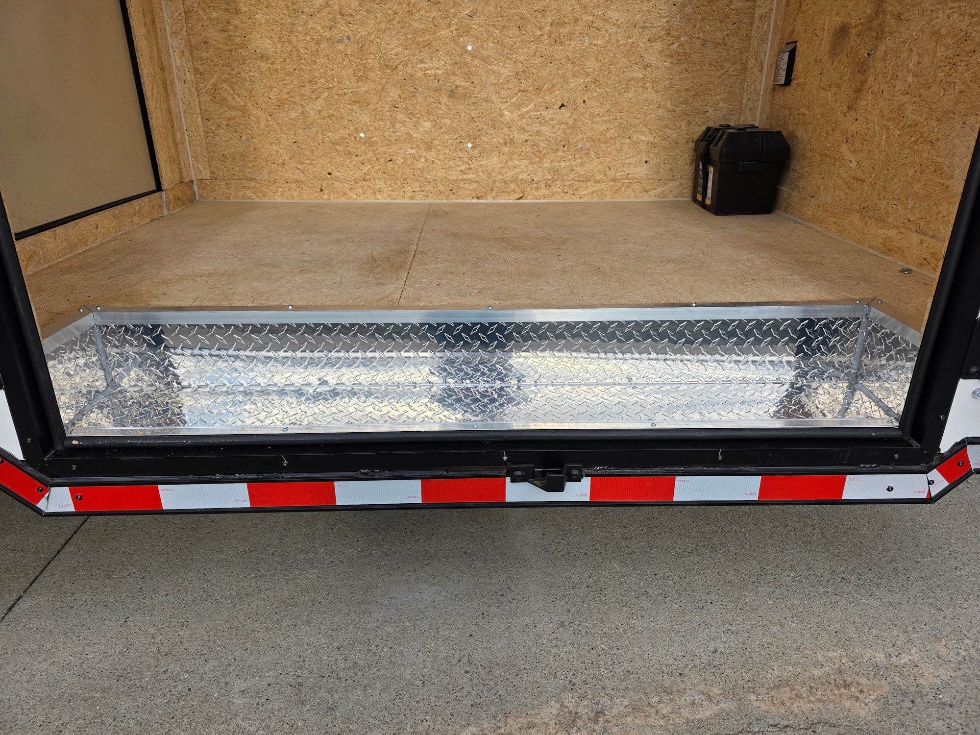 1-8.5-x-30-white-hybrid-custom-drone-and-equipment-trailer-agricultural-and-spray-33.jpg 8.5' X 30' (White) Hybrid Custom Drone and Equipment Trailer Agricultural and Spray