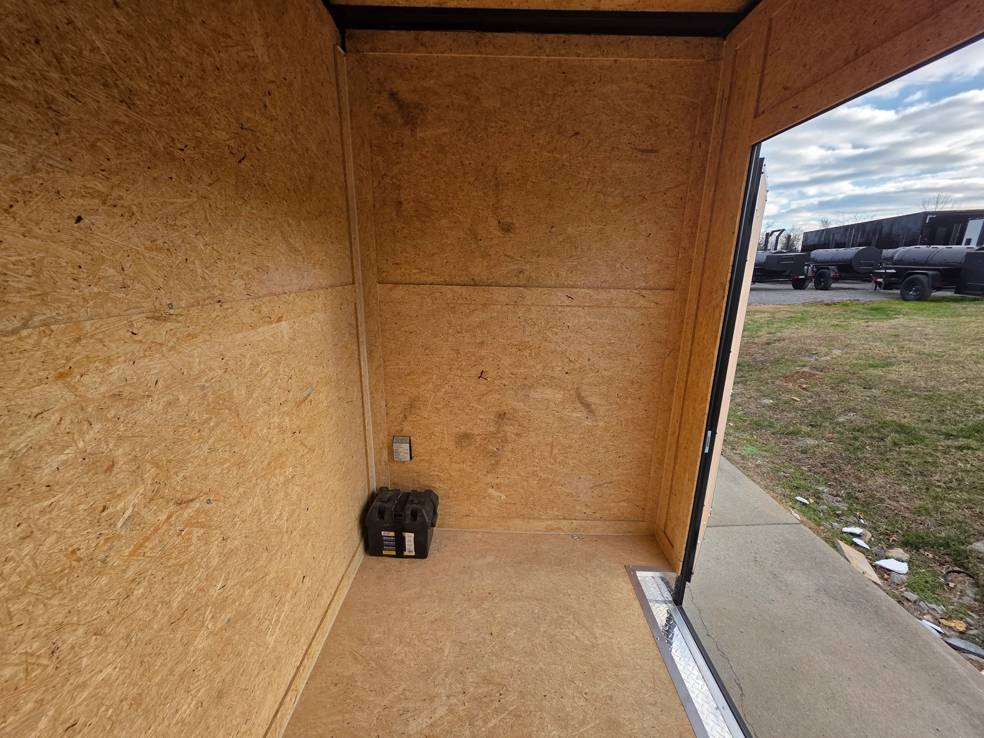 1-8.5-x-30-white-hybrid-custom-drone-and-equipment-trailer-agricultural-and-spray-36.webp 8.5' X 30' (White) Hybrid Custom Drone and Equipment Trailer Agricultural and Spray