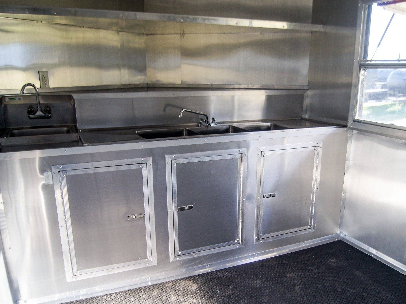 1009-8.5x12-elite-concession-food-trailer-merchandising-with-blackout-pkg-11.jpg 8.5x12 Elite Concession Food Trailer Merchandising with Blackout Pkg