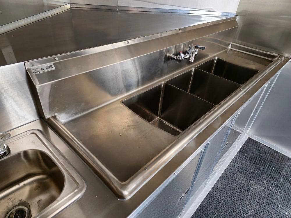 1009-8.5x12-elite-concession-food-trailer-merchandising-with-blackout-pkg-71.jpg 8.5x12 Elite Concession Food Trailer Merchandising with Blackout Pkg