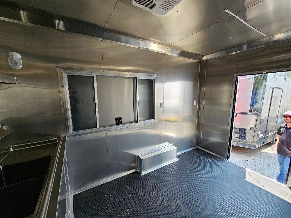 1009-8.5x12-elite-concession-food-trailer-merchandising-with-blackout-pkg-72.jpg 8.5x12 Elite Concession Food Trailer Merchandising with Blackout Pkg