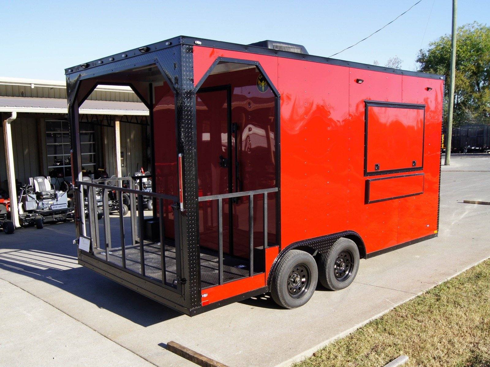 1011-8.5x16-elite-porch-concession-food-trailer-merchandising-with-blackout-pkg-21.jpg 8.5x16 Elite Porch Concession Food Trailer Merchandising with Blackout Pkg