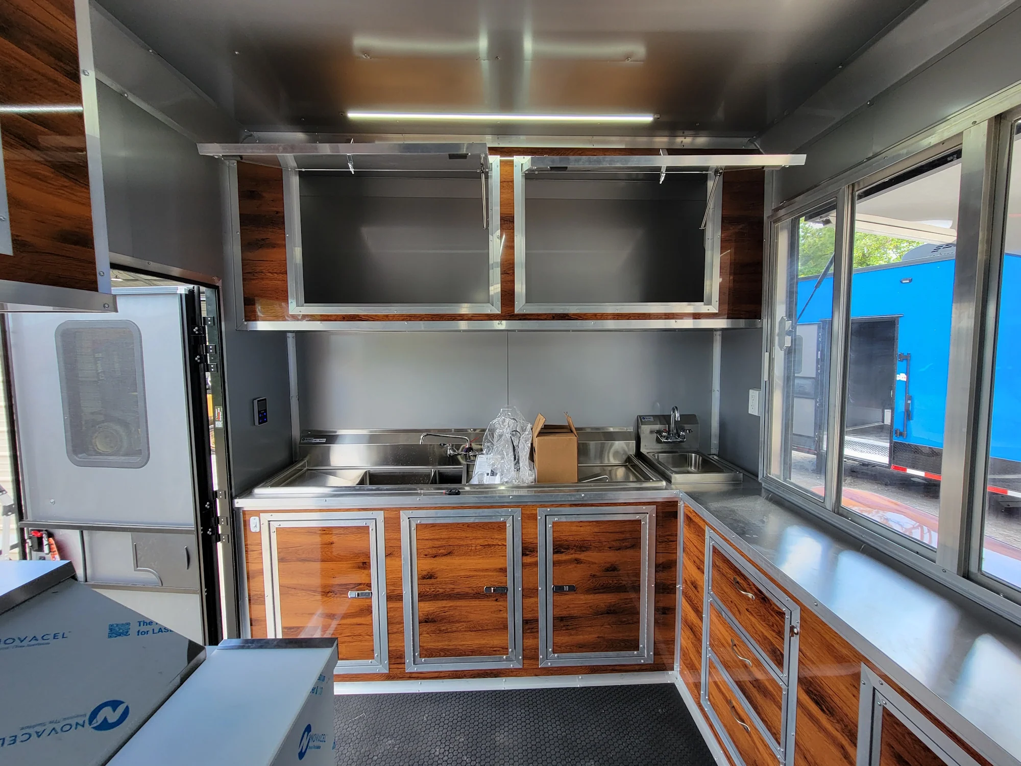 1017-8.5-x-32-gooseneck-concession-mobile-business-trailer-fully-loaded-premium-build-28.webp 8.5’ x 32’ Gooseneck Concession / Mobile Business Trailer – Fully Loaded Premium Build