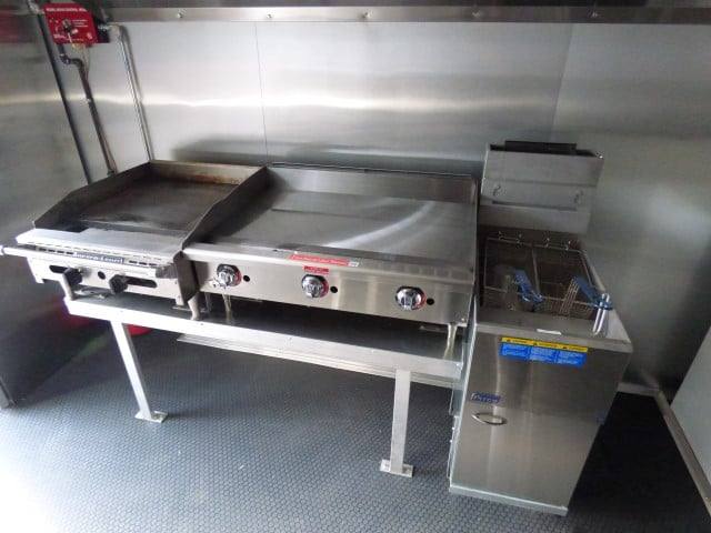 1047-concession-trailer-8.5-x-18-red-food-event-catering-14.jpg Concession Trailer 8.5 X 18 Red - Food Event Catering