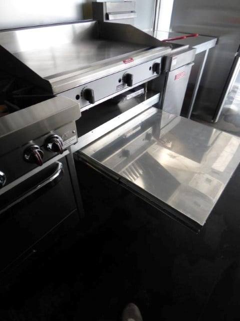 1102-concession-trailer-8.5-x-17-red-food-event-catering-27.jpg Concession Trailer 8.5' X 17' Red - Food Event Catering