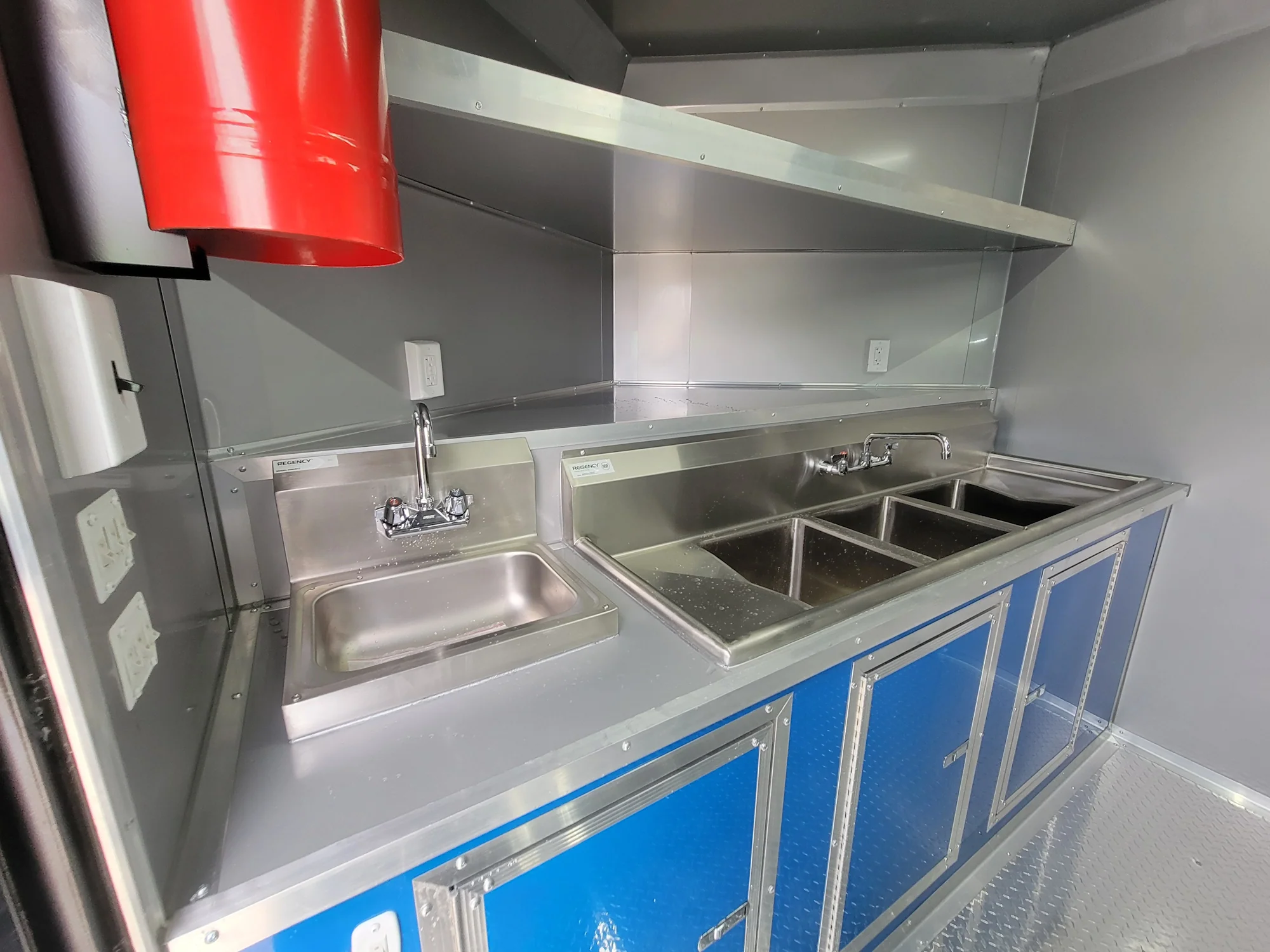 1108-concession-trailer-8.5-x-18-cobalt-blue-with-blackout-walk-on-roof-food-event-catering-10.webp Concession Trailer 8.5' X 18' Cobalt Blue With Blackout & Walk On Roof Food Event Catering