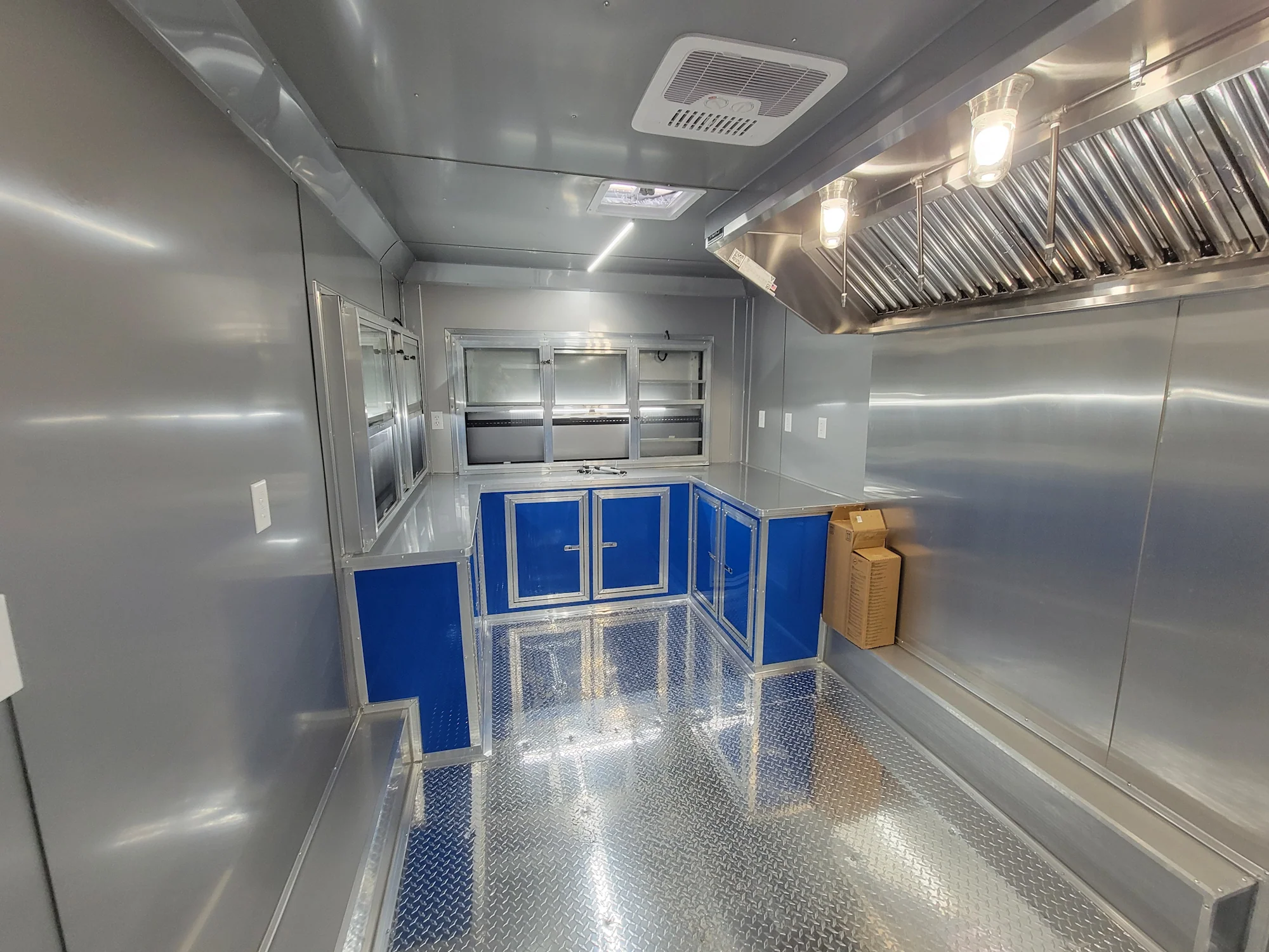 1108-concession-trailer-8.5-x-18-cobalt-blue-with-blackout-walk-on-roof-food-event-catering-14.webp Concession Trailer 8.5' X 18' Cobalt Blue With Blackout & Walk On Roof Food Event Catering