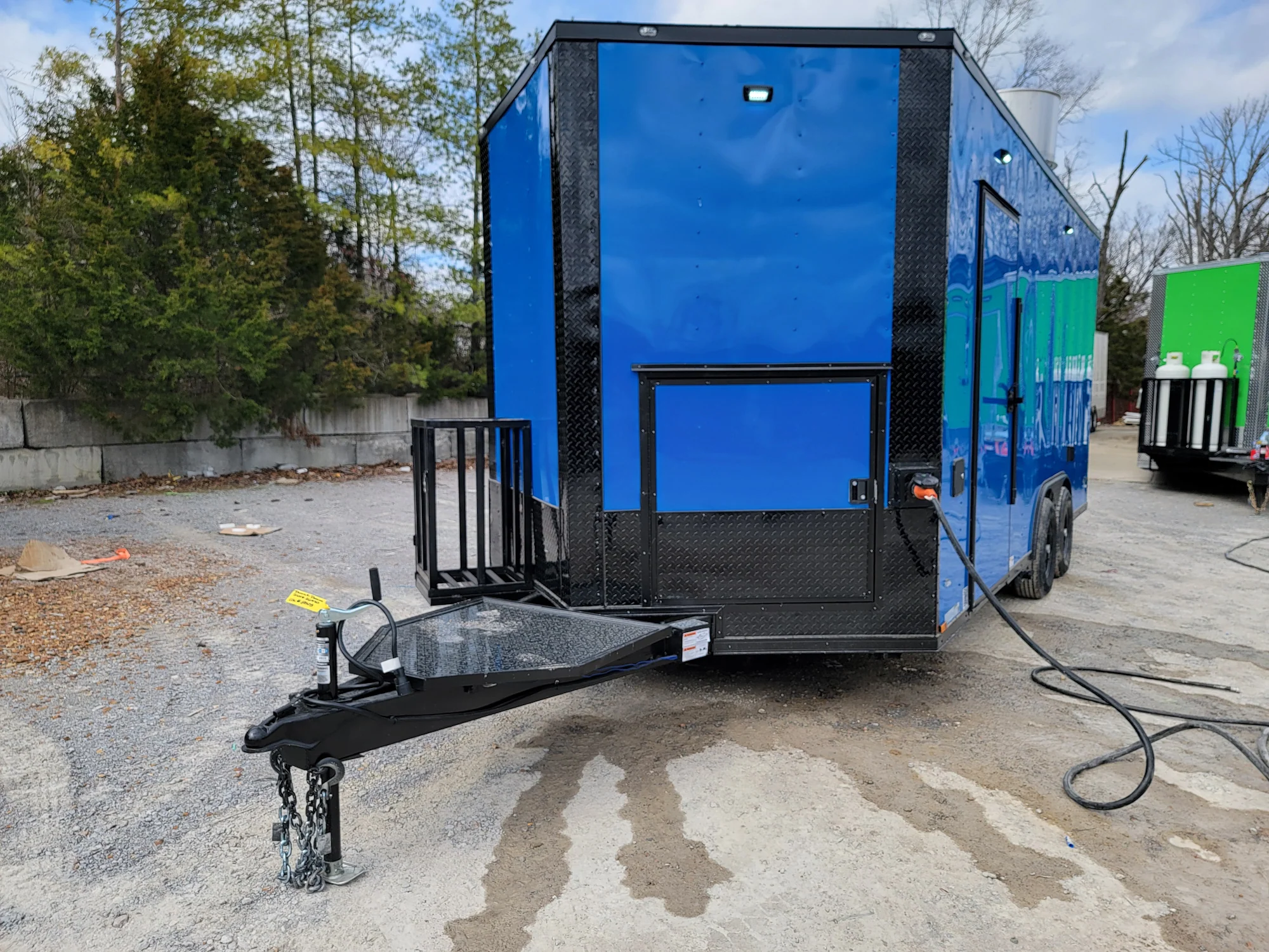 1108-concession-trailer-8.5-x-18-cobalt-blue-with-blackout-walk-on-roof-food-event-catering-2.webp Concession Trailer 8.5' X 18' Cobalt Blue With Blackout & Walk On Roof Food Event Catering