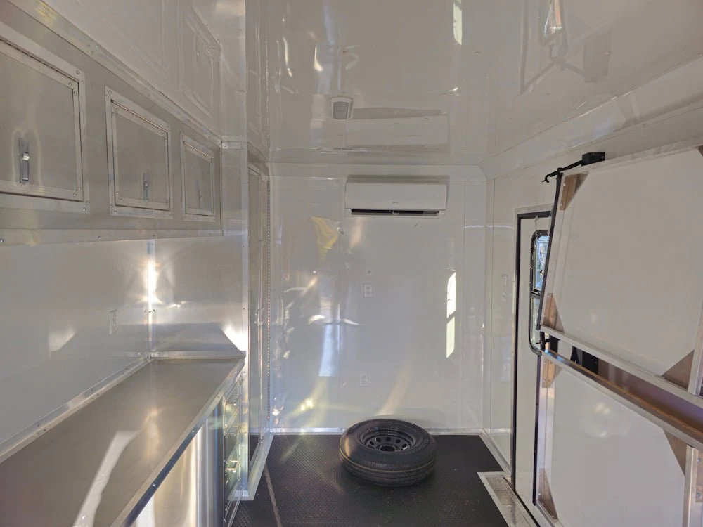 1125-concession-trailer-8.5-x-20-bbq-event-competition-15.webp Concession Trailer 8.5' X 20' BBQ Event Competition