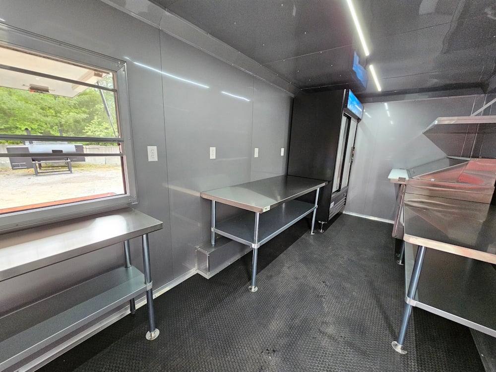 1147-concession-trailer-8.5-x-20-red-pizza-vending-19.jpg Concession Trailer 8.5' X 20' Red Pizza Vending