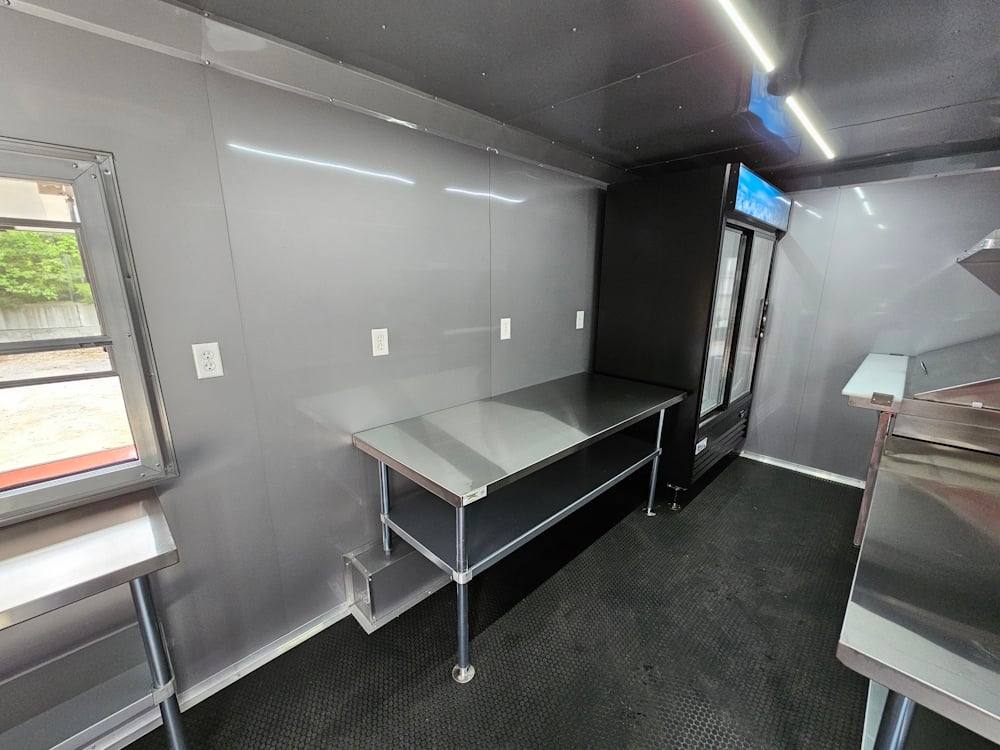 1147-concession-trailer-8.5-x-20-red-pizza-vending-22.jpg Concession Trailer 8.5' X 20' Red Pizza Vending