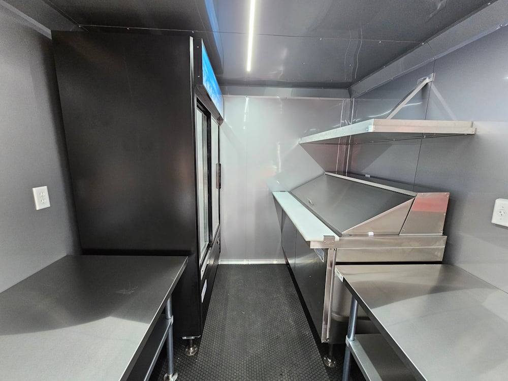 1147-concession-trailer-8.5-x-20-red-pizza-vending-23.jpg Concession Trailer 8.5' X 20' Red Pizza Vending