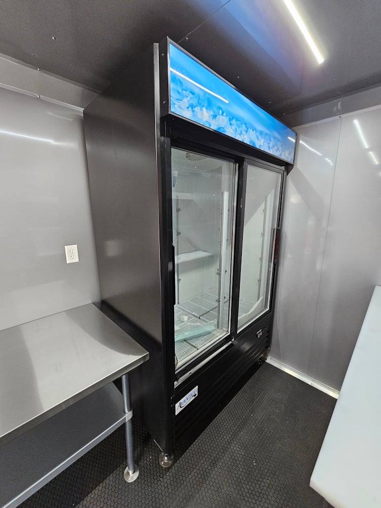 1147-concession-trailer-8.5-x-20-red-pizza-vending-24.jpg Concession Trailer 8.5' X 20' Red Pizza Vending