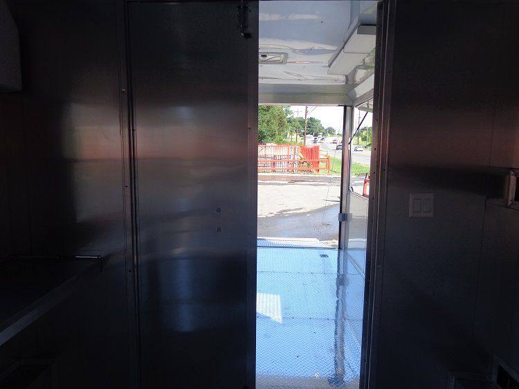1210-concession-trailer-8.5-x-26-silver-bbq-smoker-food-catering-35.jpg Concession Trailer 8.5' x 26' Silver - BBQ Smoker Food Catering