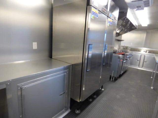 1230-concession-trailer-8.5-x-30-white-food-event-catering-5.jpg Concession Trailer 8.5' X 30' White - Food Event Catering