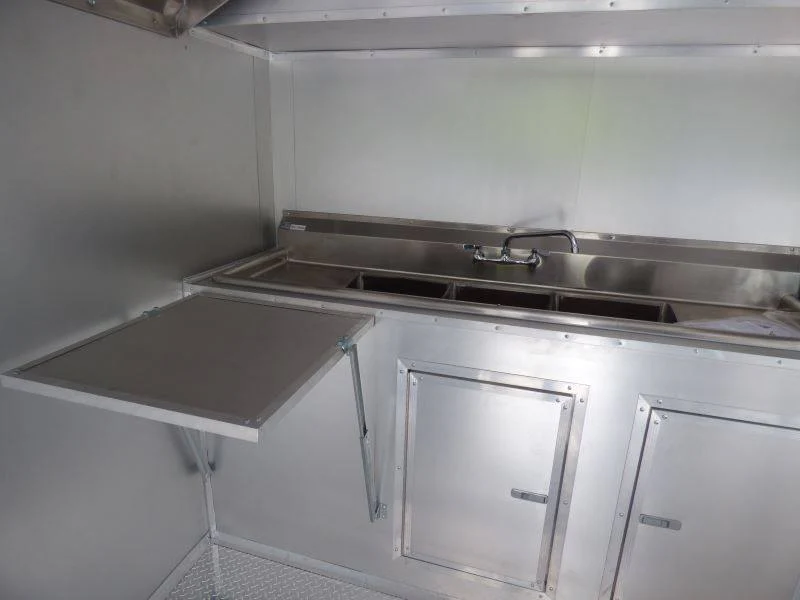 1240-concession-trailer-8.5-x-31-gooseneck-black-bbq-catering-10.webp Concession Trailer 8.5' x 31' Gooseneck Black - BBQ Catering