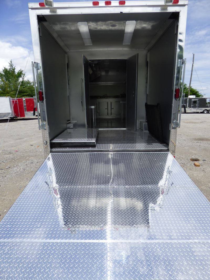 1240-concession-trailer-8.5-x-31-gooseneck-black-bbq-catering-15.jpg Concession Trailer 8.5' x 31' Gooseneck Black - BBQ Catering
