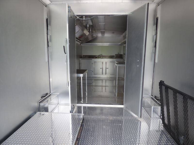 1240-concession-trailer-8.5-x-31-gooseneck-black-bbq-catering-7.jpg Concession Trailer 8.5' x 31' Gooseneck Black - BBQ Catering