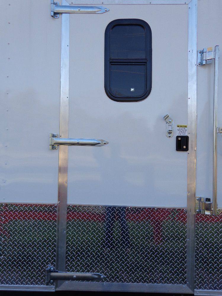 1337-concession-trailer-8.5-x20-white-food-bbq-catering-event-8.jpg Concession Trailer 8.5'x20' White - Food BBQ Catering Event