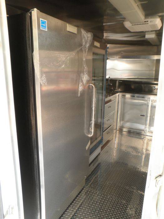 1348-concession-trailer-8.5-x22-white-bbq-smoker-event-catering-food-8.jpg Concession Trailer 8.5'x22' White - BBQ Smoker Event Catering Food