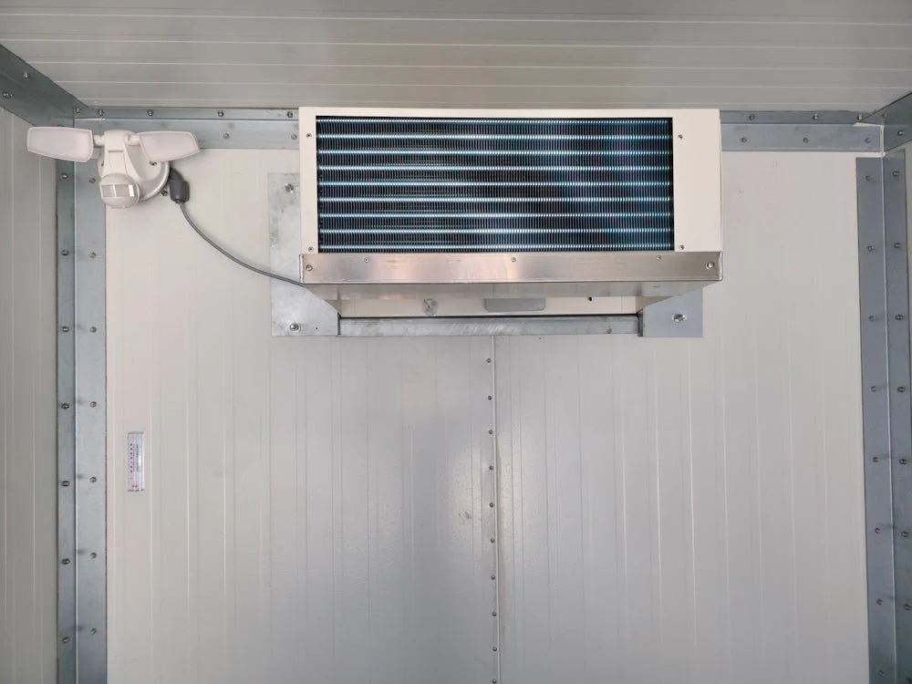 1468-custom-7-x-16-white-refrigerated-cooler-and-freezer-trailer-includes-generator-16.webp Custom 7' X 16' White Refrigerated Cooler and Freezer Trailer (Includes Generator)