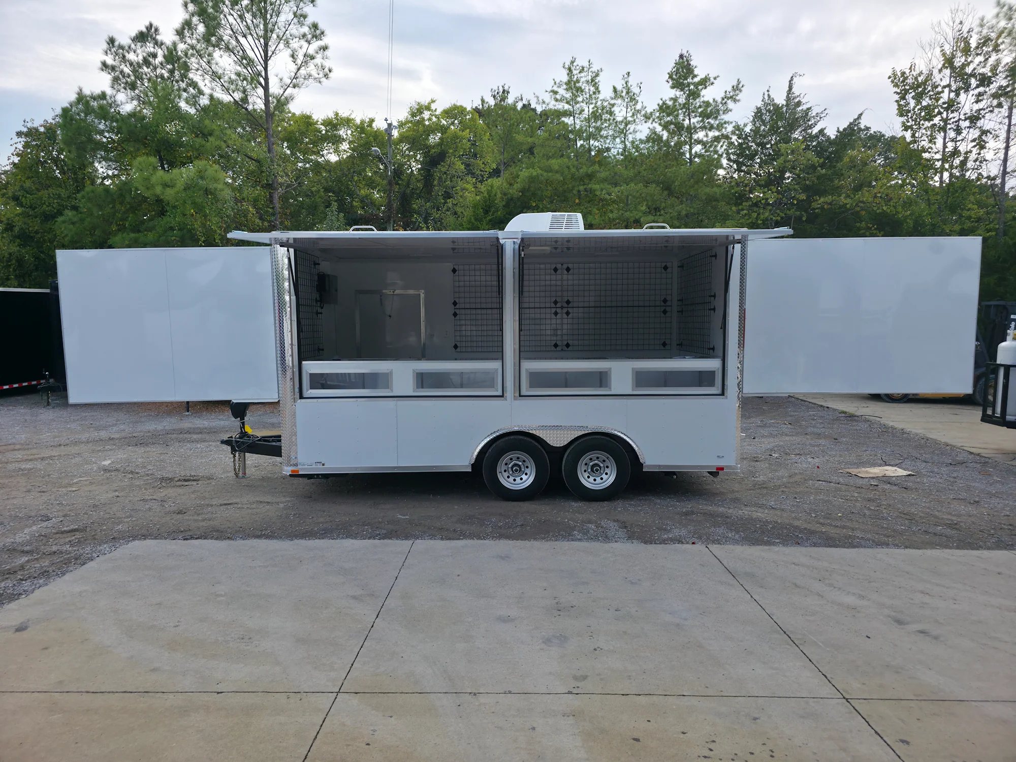 147-8.5-x-16-merchandising-marketing-event-trailer-12.webp 8.5' X 16' Merchandising & Marketing Event Trailer