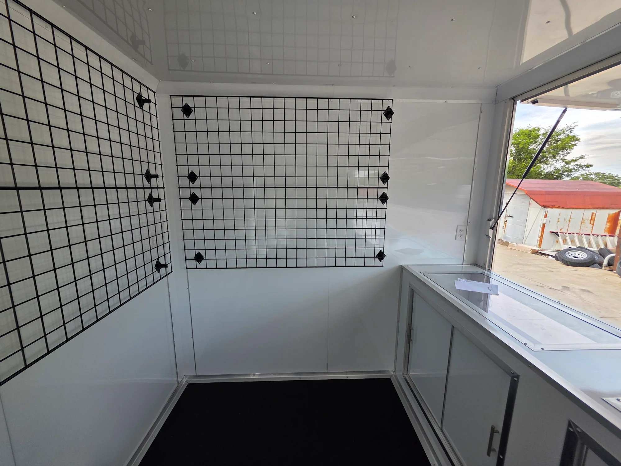 147-8.5-x-16-merchandising-marketing-event-trailer-18.webp 8.5' X 16' Merchandising & Marketing Event Trailer