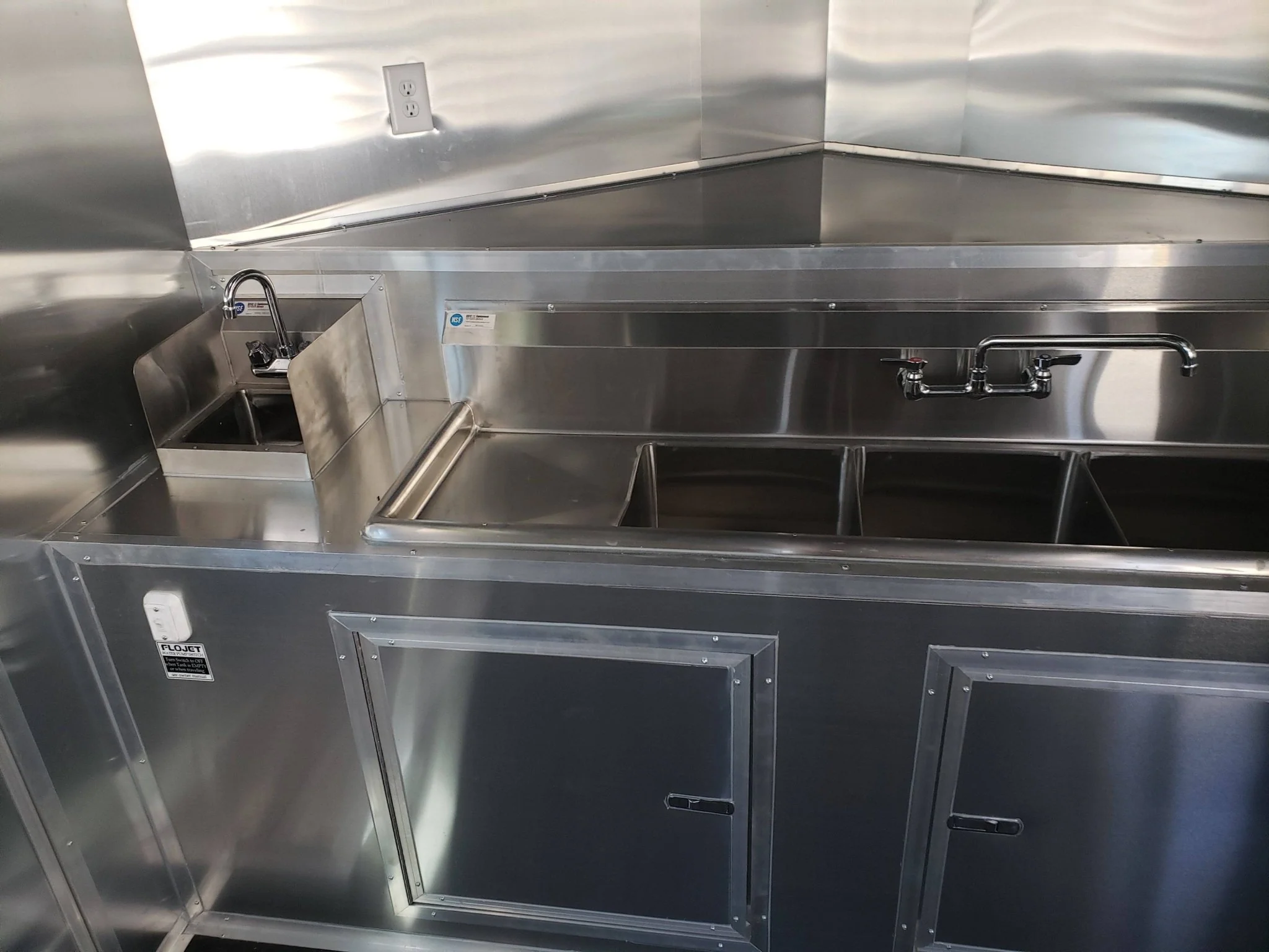 Med Charcoal Grey 8.5' x 18' Food Concession Trailer With Appliances