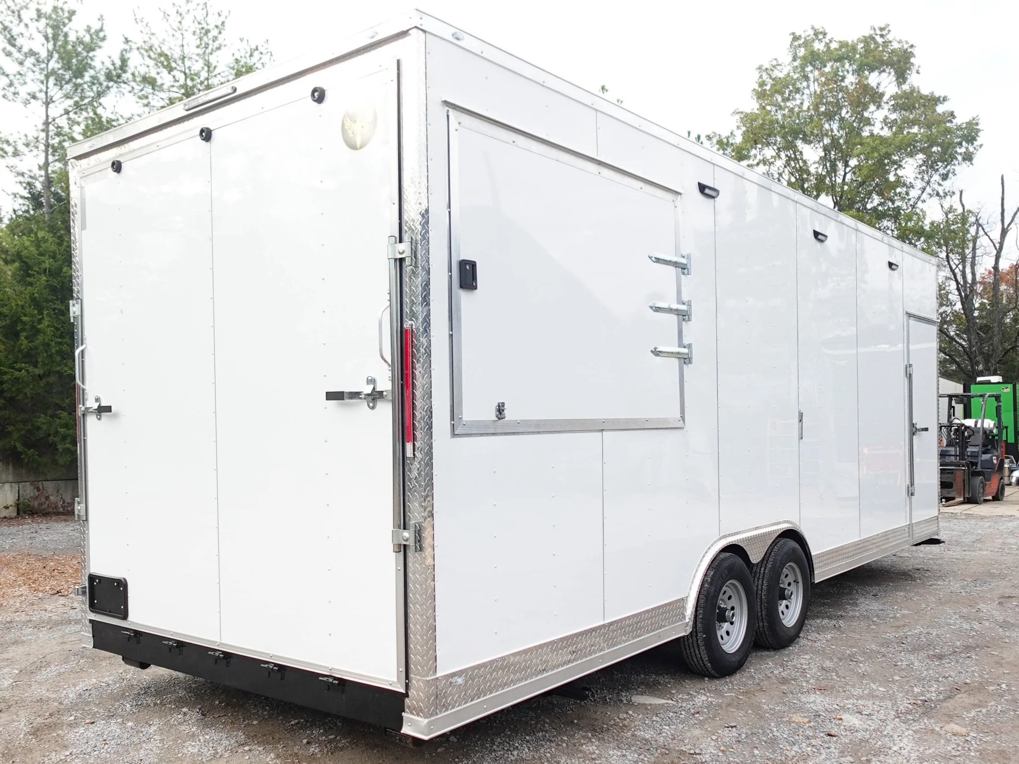 1485-white-flat-nose-enclosed-trailer-8.5-x-24-with-2-5-200lbs-7.webp White Flat Nose Enclosed Trailer 8.5' X 24' with (2) 5,200lbs