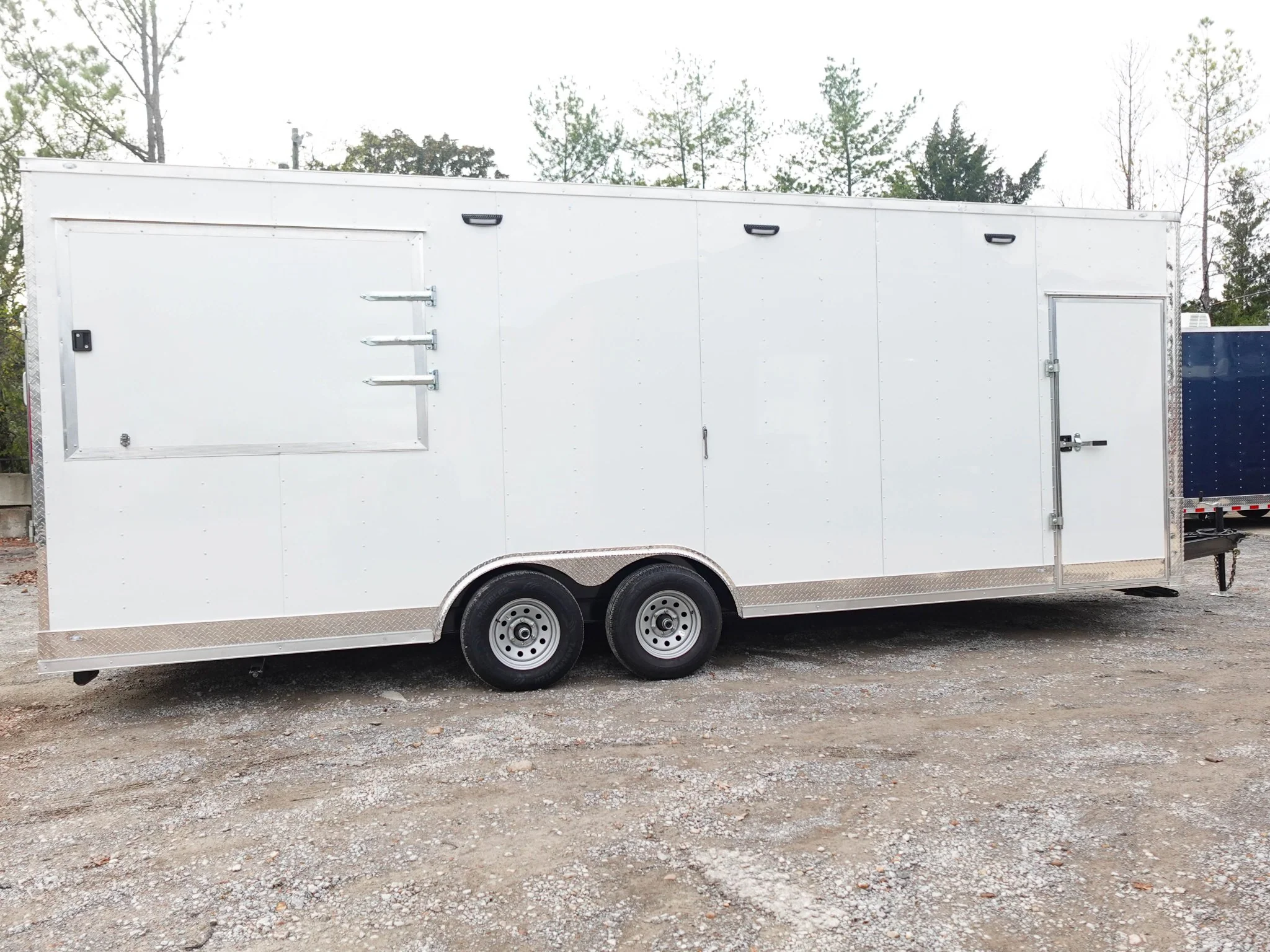 1485-white-flat-nose-enclosed-trailer-8.5-x-24-with-2-5-200lbs-8.webp White Flat Nose Enclosed Trailer 8.5' X 24' with (2) 5,200lbs