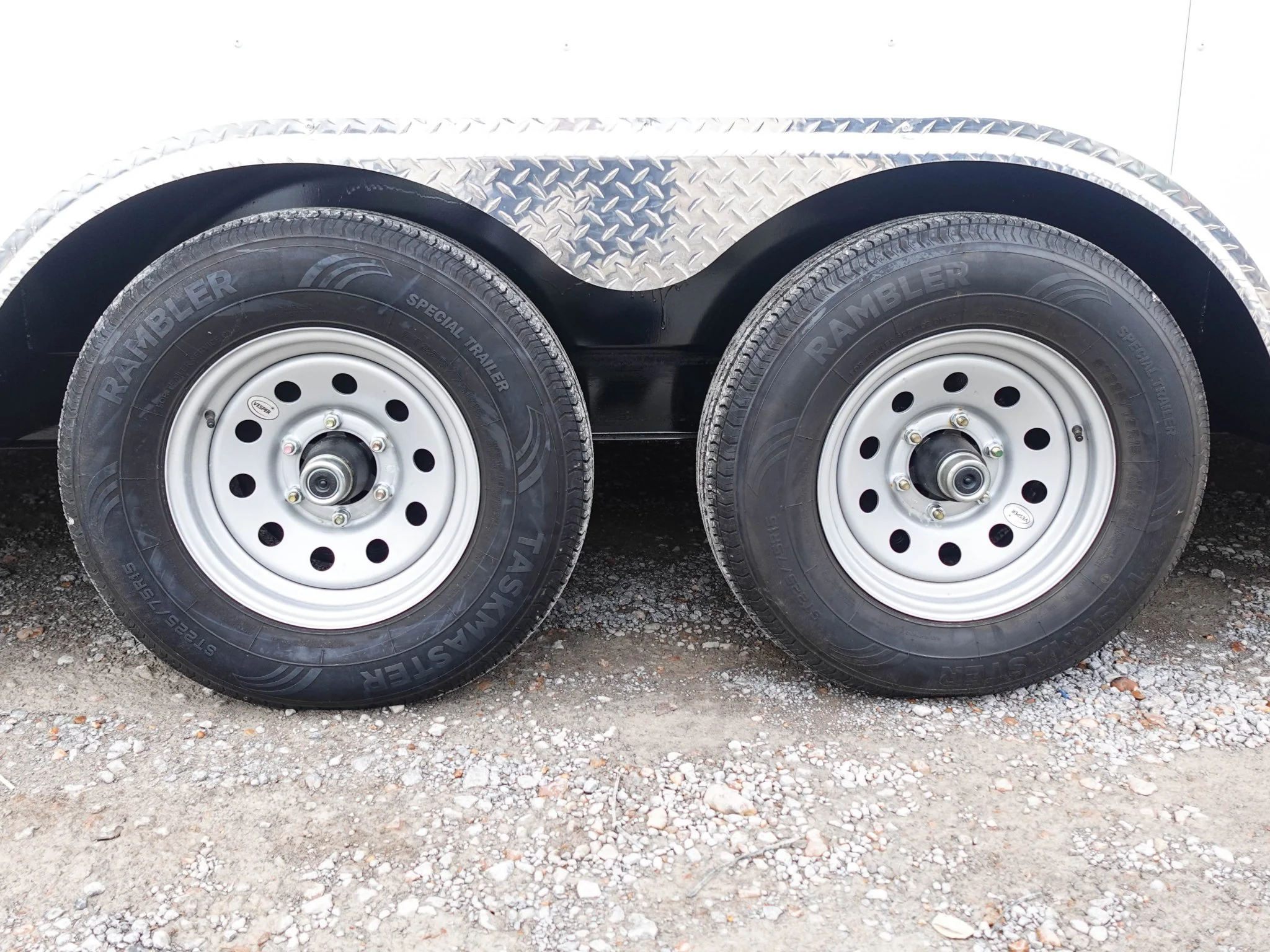 1485-white-flat-nose-enclosed-trailer-8.5-x-24-with-2-5-200lbs-9.webp White Flat Nose Enclosed Trailer 8.5' X 24' with (2) 5,200lbs
