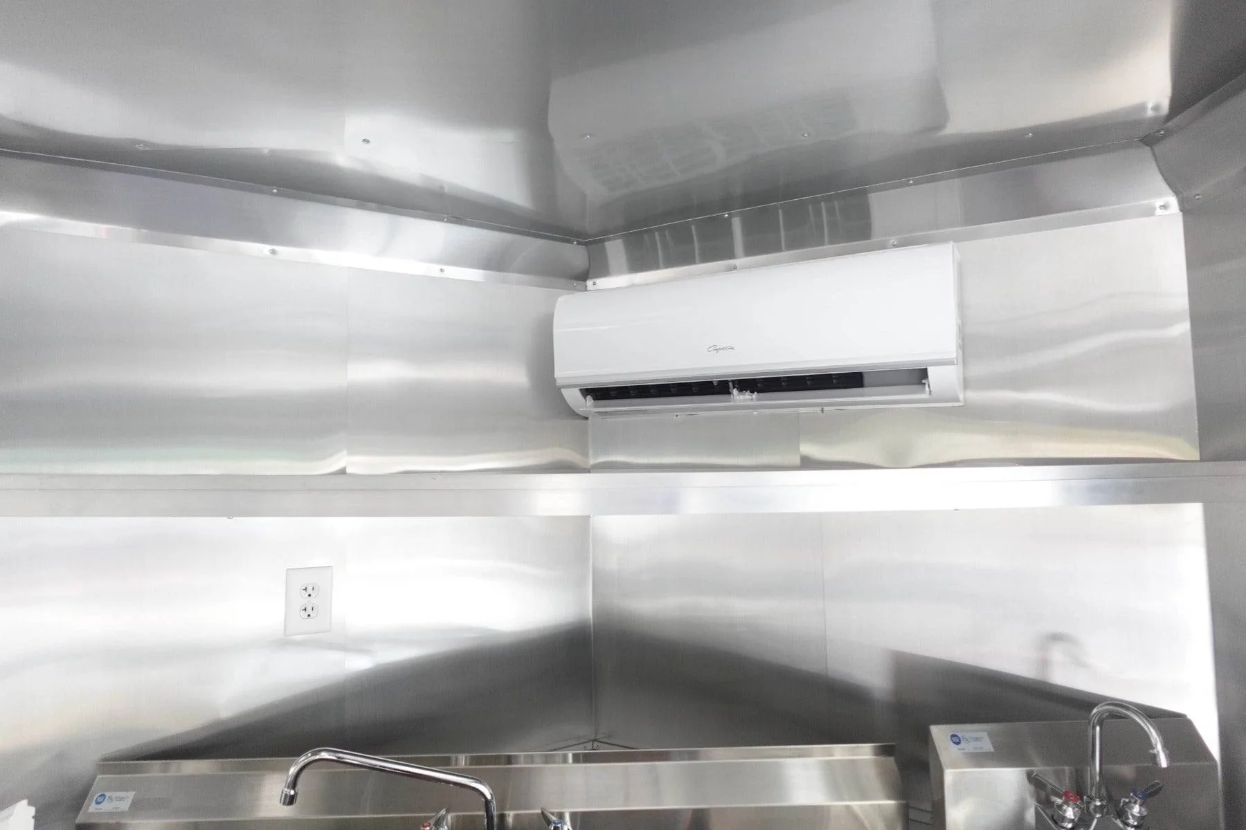 17-7-x-14-white-concession-trailer-food-event-catering-15.webp 7' X 14' White Concession Trailer Food Event Catering