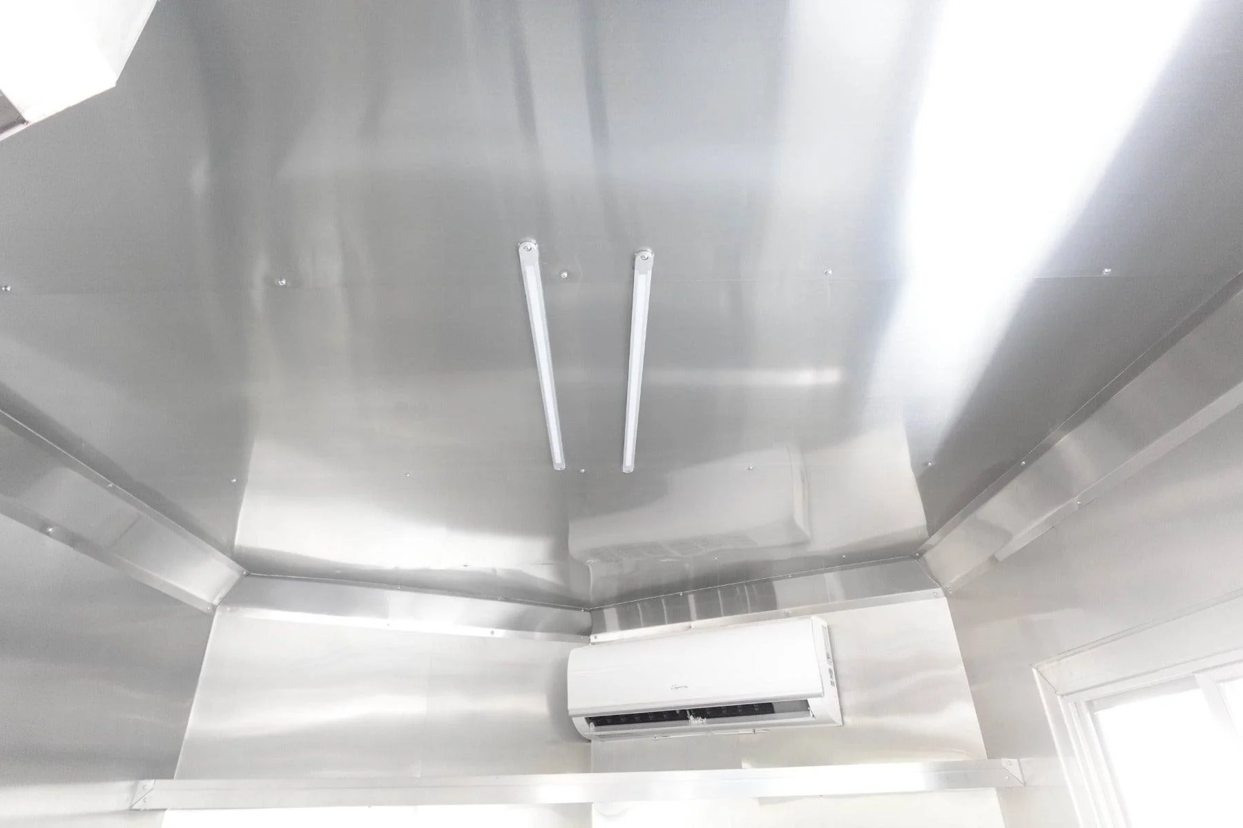 17-7-x-14-white-concession-trailer-food-event-catering-16.webp 7' X 14' White Concession Trailer Food Event Catering