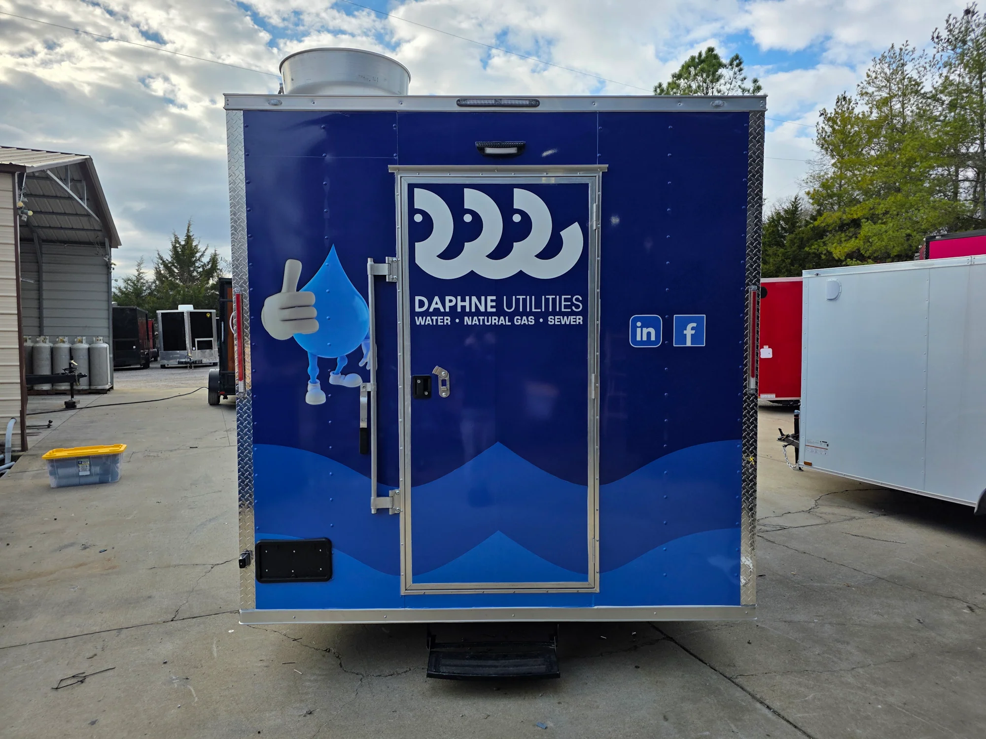 191-8.5-x-16-white-concession-trailer-food-event-catering-7.webp 8.5' X 16' White Concession Trailer Food Event Catering