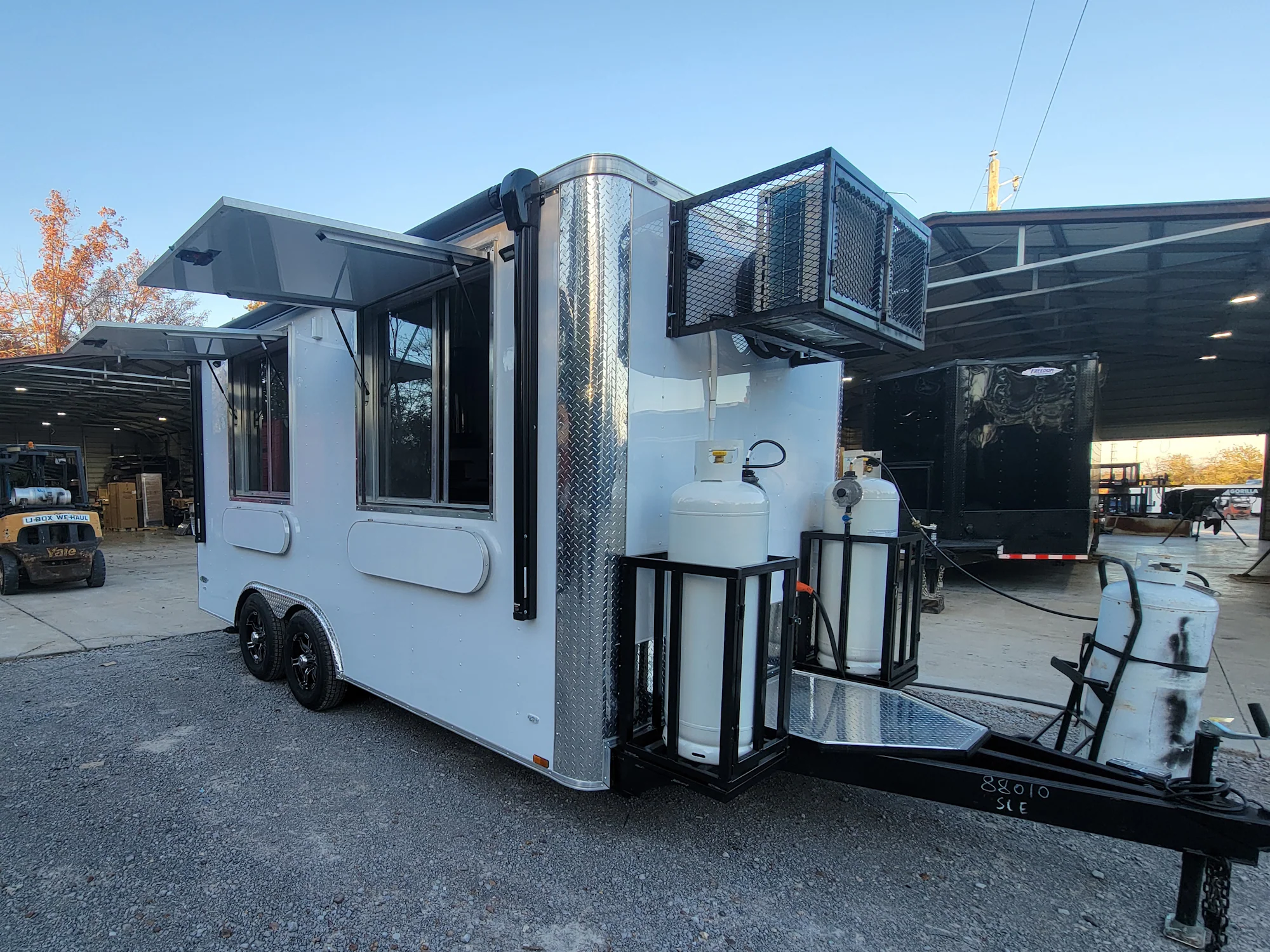 193-8.5-x-16-white-custom-pizza-concession-trailer-event-catering-2.webp 8.5' X 16' White Custom Pizza Concession Trailer Event Catering