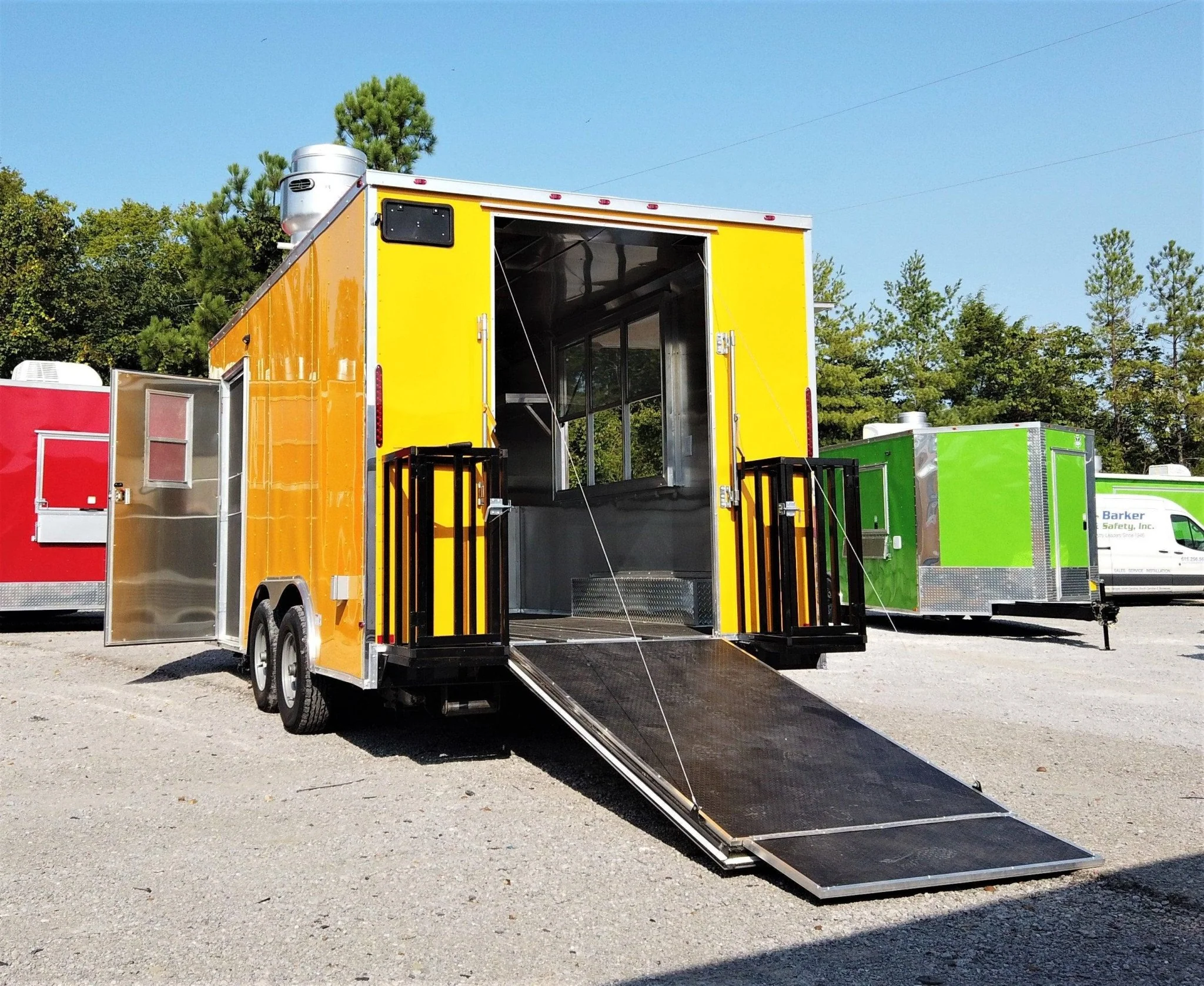 200-8.5-x-16-yellow-concession-food-v-nose-trailer-18.webp 8.5' x 16' Yellow Concession Food V-Nose Trailer