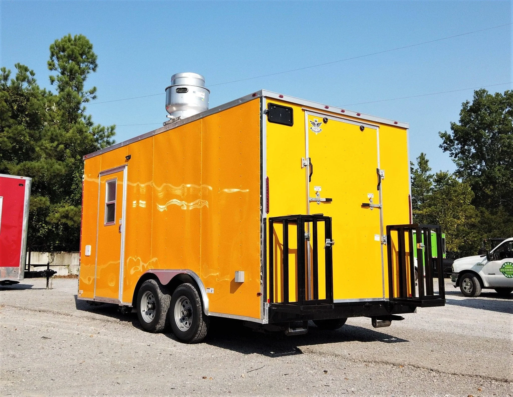 200-8.5-x-16-yellow-concession-food-v-nose-trailer-2.webp 8.5' x 16' Yellow Concession Food V-Nose Trailer