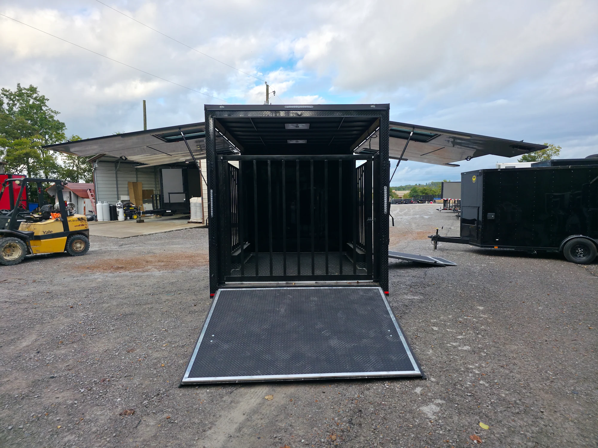 234-8.5-x-18-black-with-blackout-petting-zoo-enclosed-trailer-15.webp 8.5' X 18' Black With Blackout Petting Zoo Enclosed Trailer