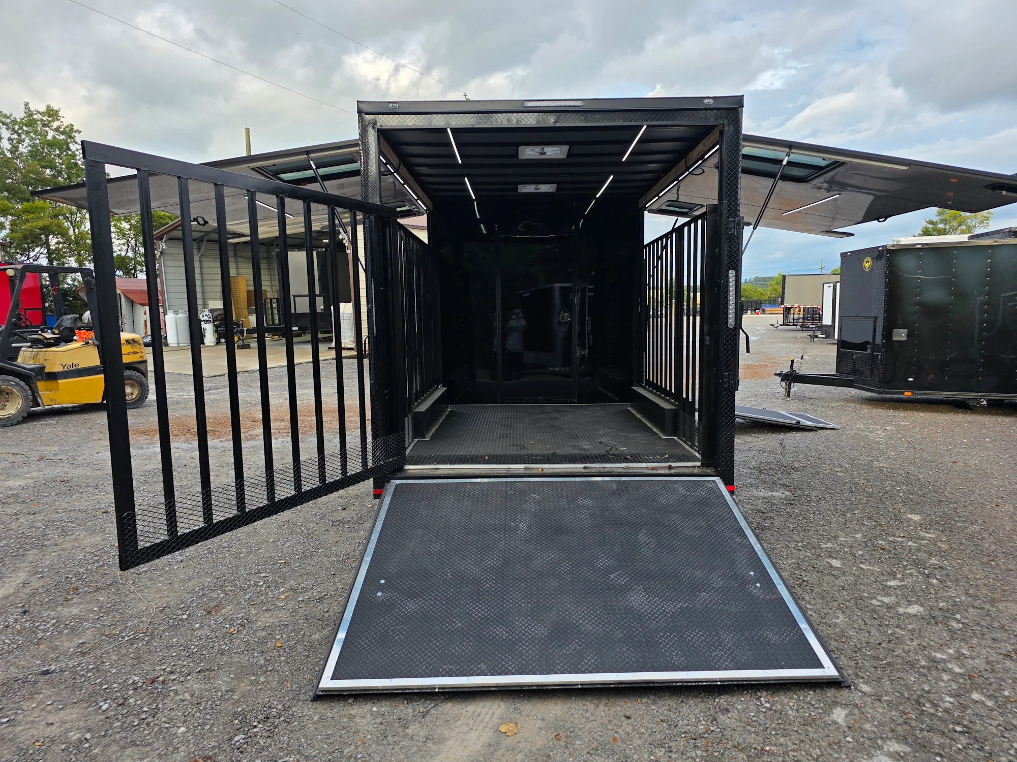 234-8.5-x-18-black-with-blackout-petting-zoo-enclosed-trailer-24.webp 8.5' X 18' Black With Blackout Petting Zoo Enclosed Trailer