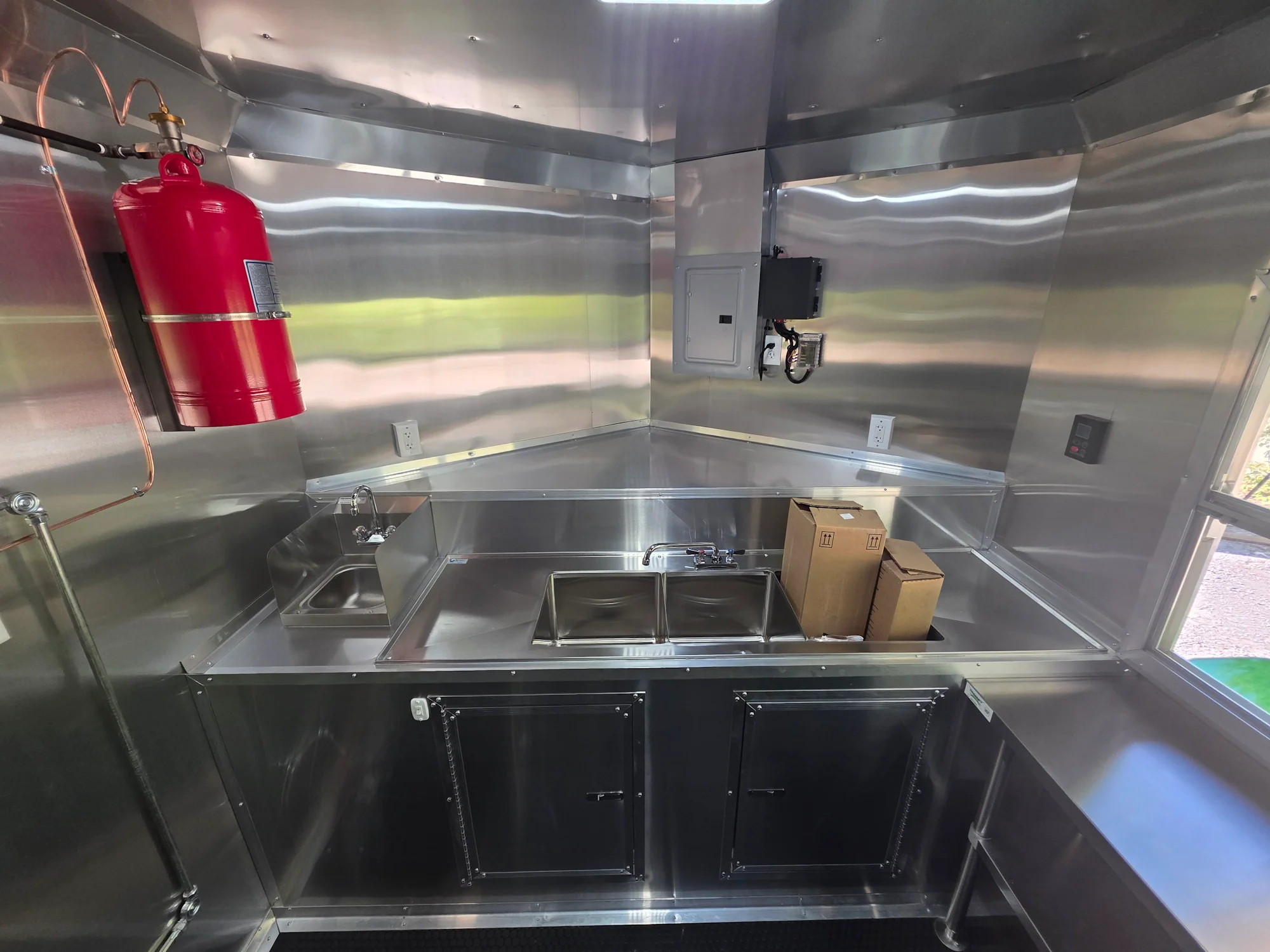 278-8.5-x-18-lime-green-custom-concession-trailer-food-event-catering-22.webp 8.5' X 18' Lime Green Custom Concession Trailer Food Event Catering