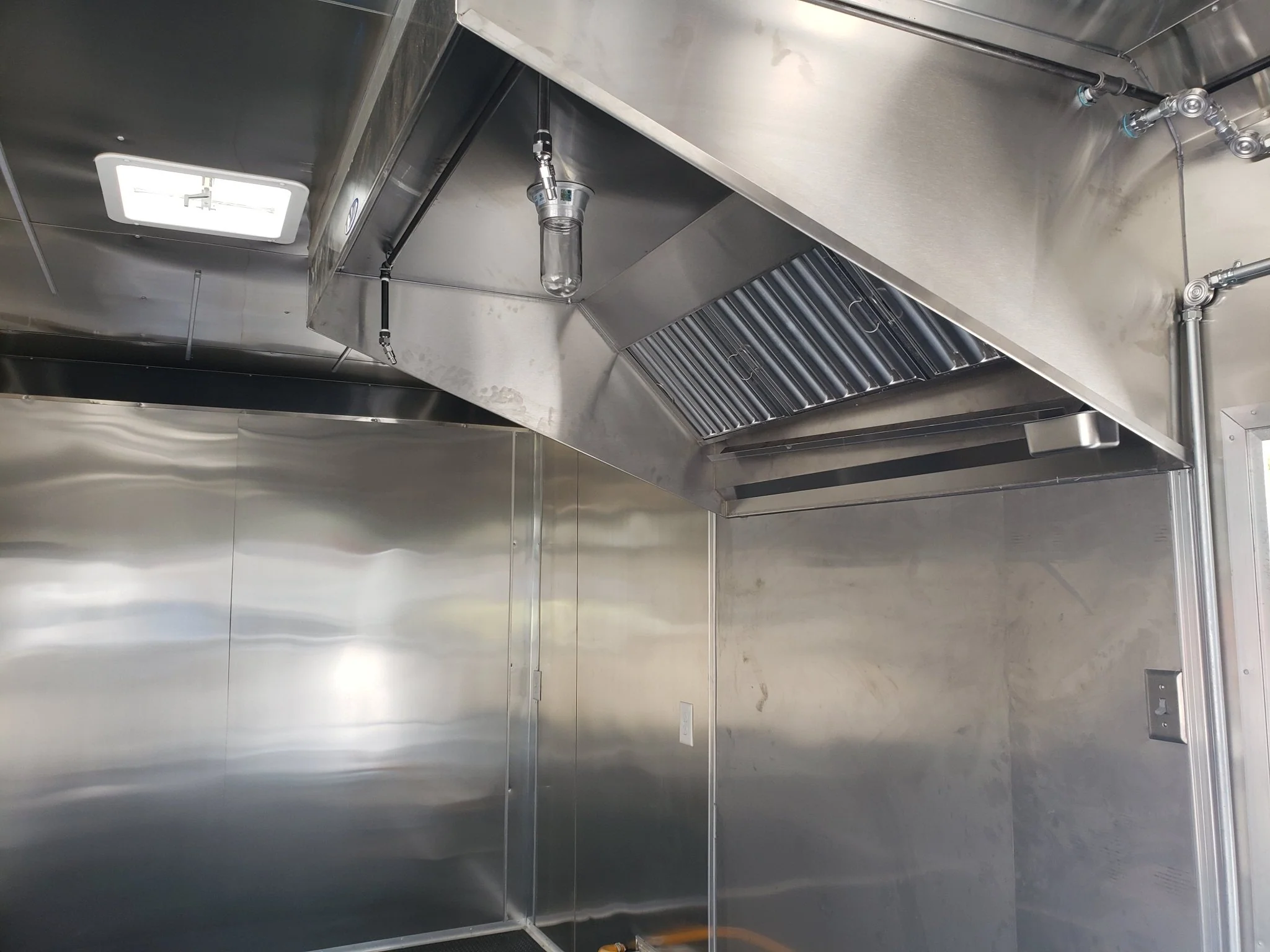 314-8.5-x-18-white-pizza-vending-concession-food-trailer-23.webp 8.5' x 18' White Pizza Vending Concession Food Trailer