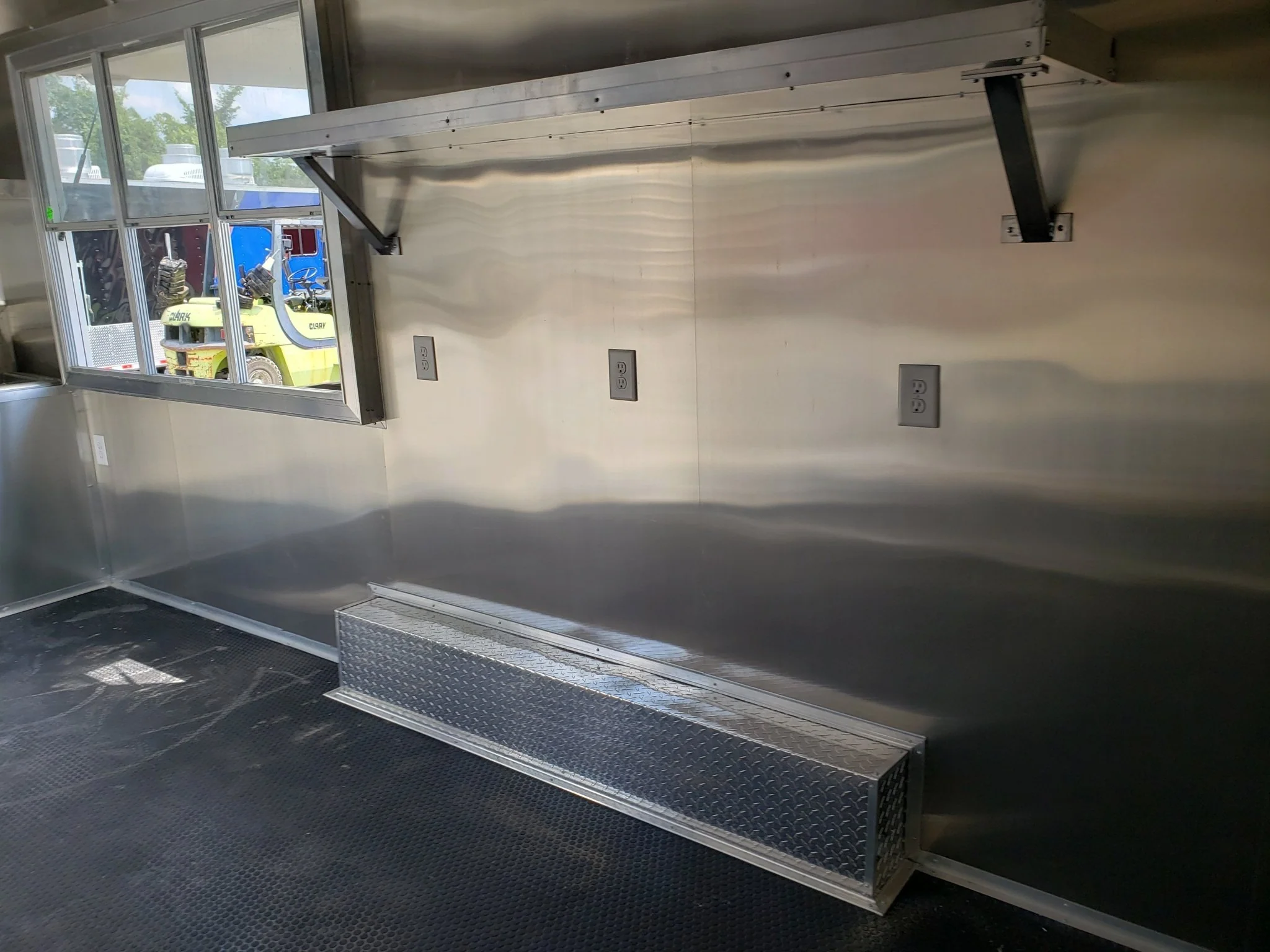 314-8.5-x-18-white-pizza-vending-concession-food-trailer-24.webp 8.5' x 18' White Pizza Vending Concession Food Trailer