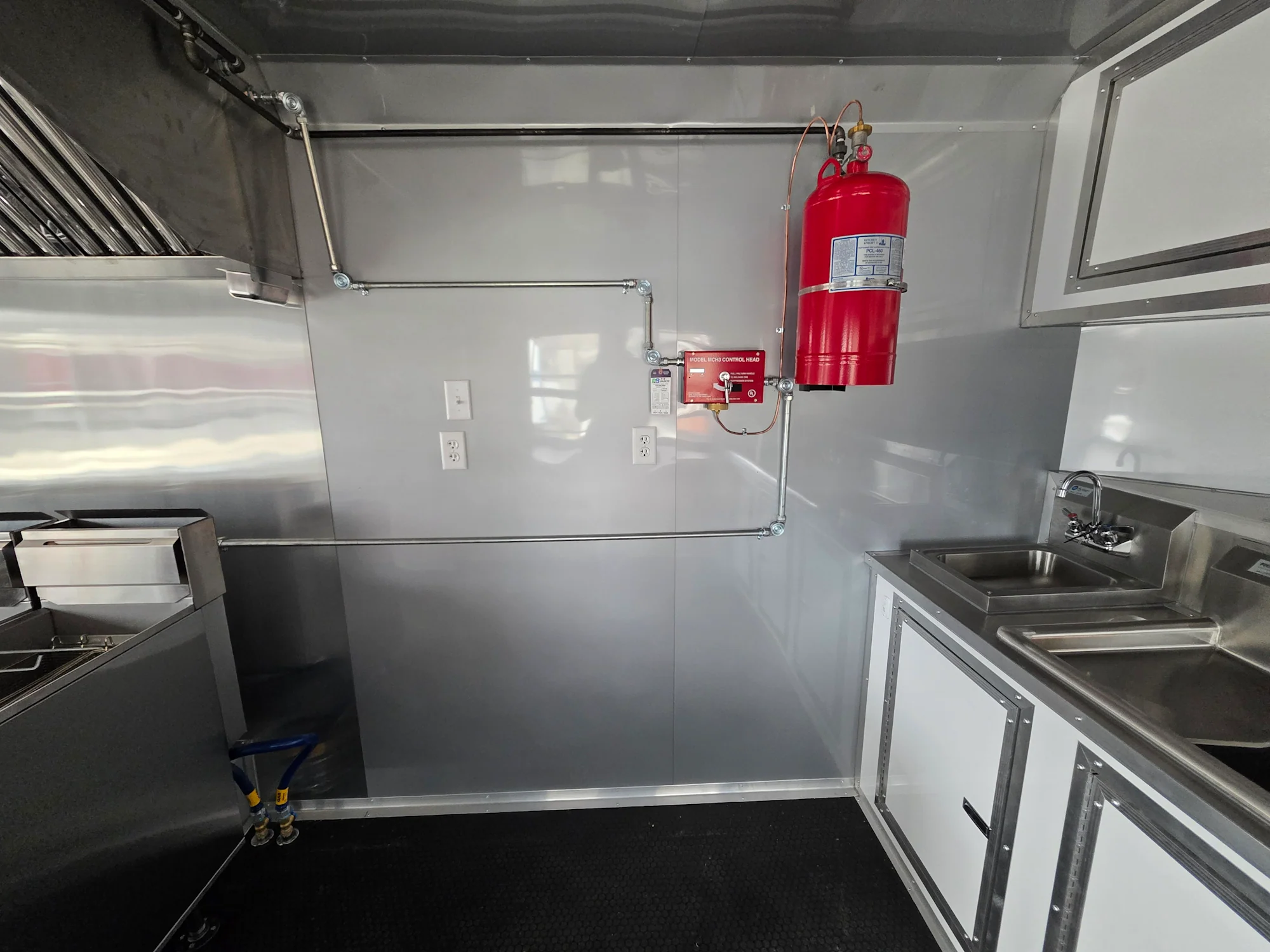 357-8.5-x-20-black-with-blackout-concession-trailer-food-event-catering-21.webp 8.5' X 20' Black With Blackout Concession Trailer Food Event Catering