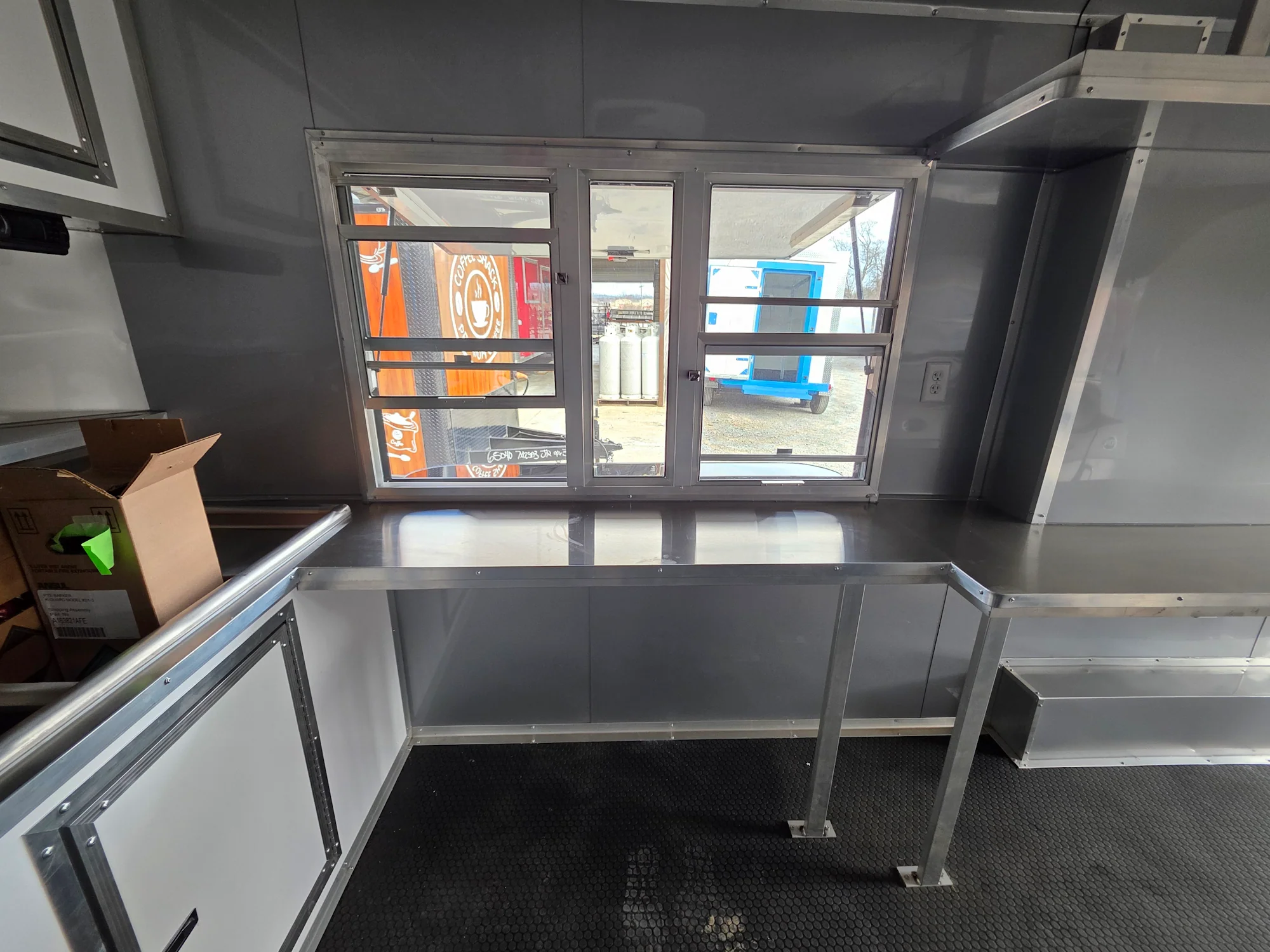 357-8.5-x-20-black-with-blackout-concession-trailer-food-event-catering-22.webp 8.5' X 20' Black With Blackout Concession Trailer Food Event Catering