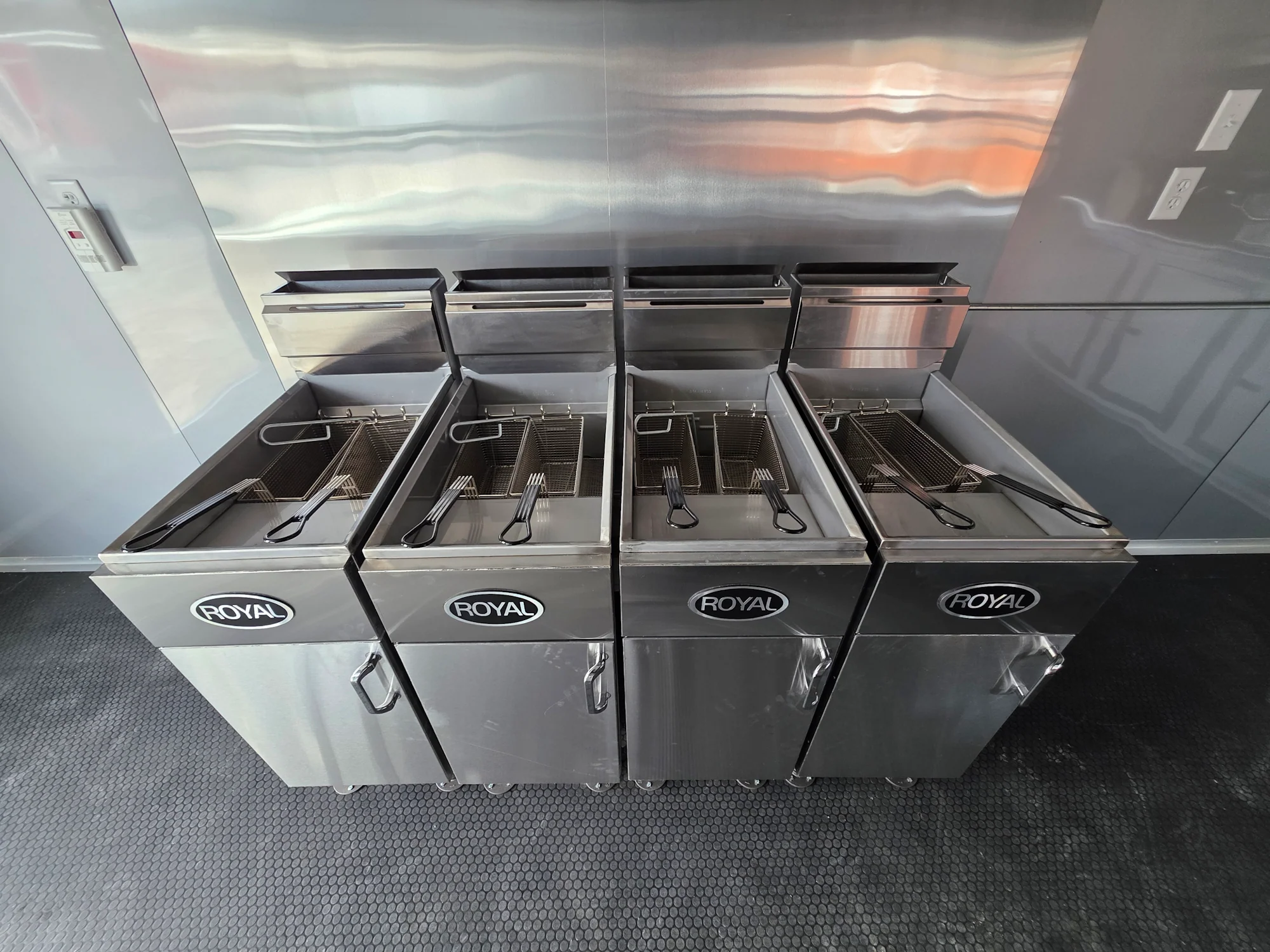357-8.5-x-20-black-with-blackout-concession-trailer-food-event-catering-25.webp 8.5' X 20' Black With Blackout Concession Trailer Food Event Catering