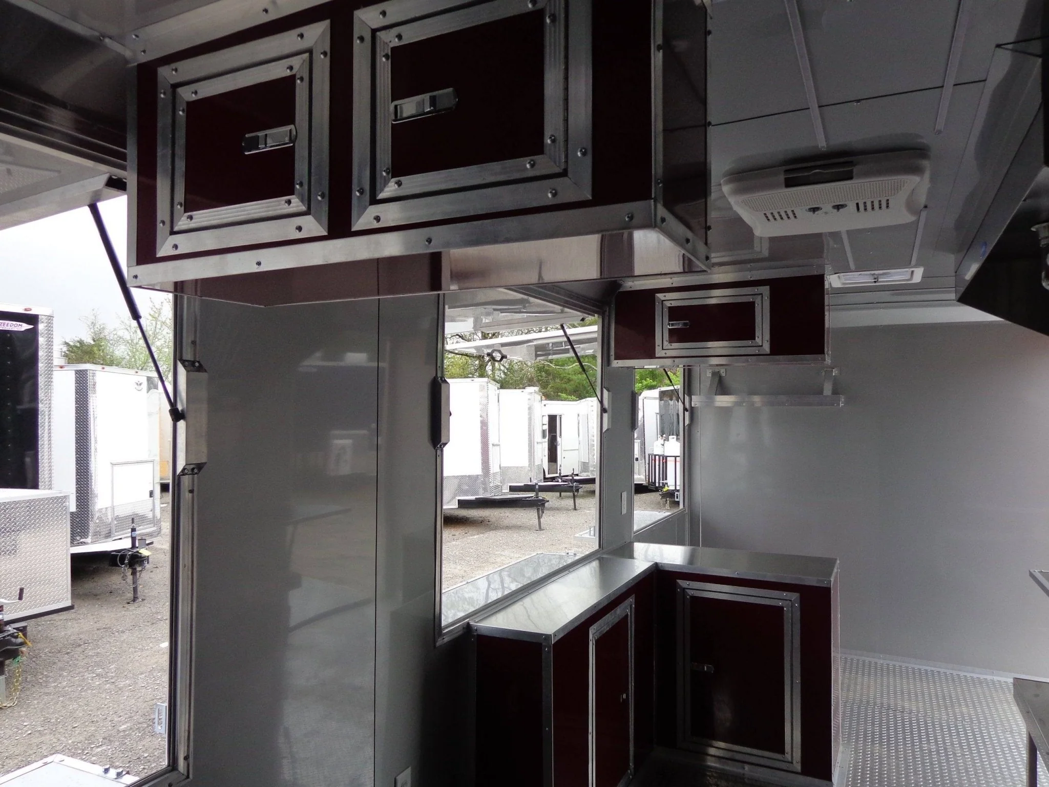 360-8.5-x-20-brandy-wine-concession-food-trailer-14.webp 8.5' x 20' Brandy Wine Concession Food Trailer