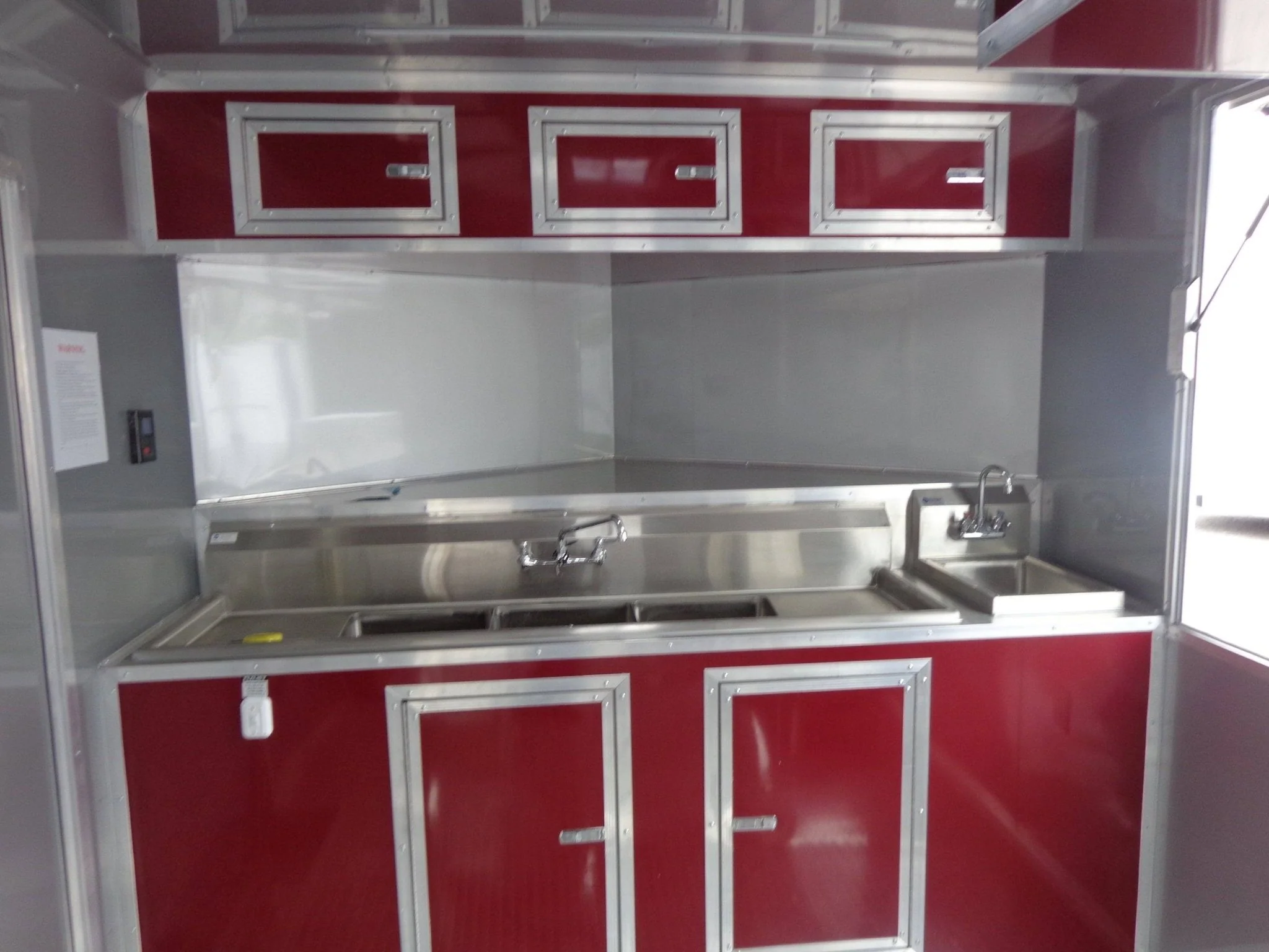 360-8.5-x-20-brandy-wine-concession-food-trailer-29.webp 8.5' x 20' Brandy Wine Concession Food Trailer