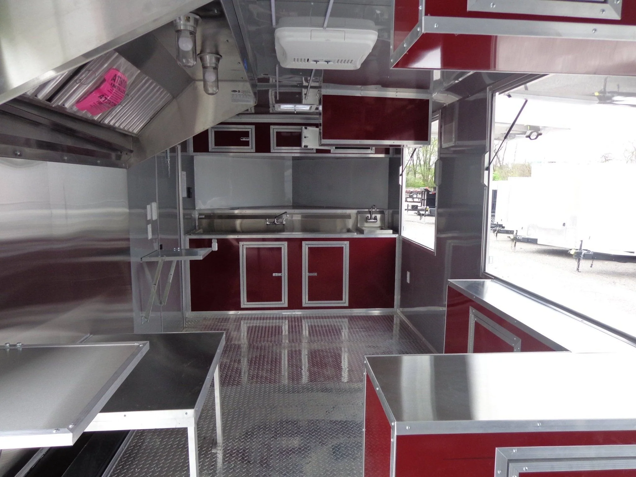 360-8.5-x-20-brandy-wine-concession-food-trailer-4.webp 8.5' x 20' Brandy Wine Concession Food Trailer